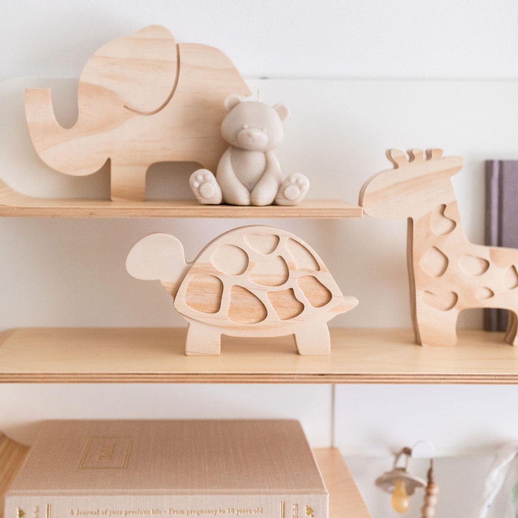 Flat sales wooden animals